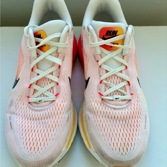 Nike Women's Vomero 18 Athletic Shoes - Picture 4 of 6